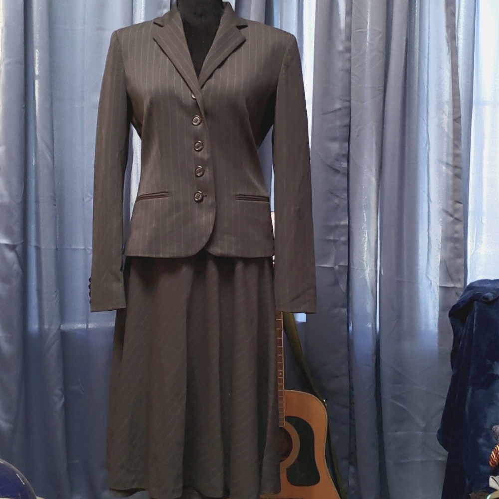 Chaps Sharp Classy Womens Dressy Suit w/skirt